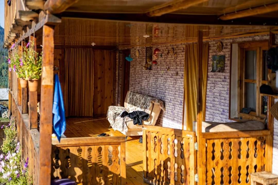 Guest House Old Omalo 外观 照片